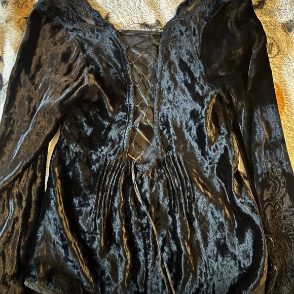 SOLD VELVET TOP - Picture 2 of 10